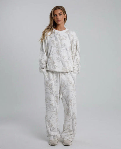 2025 Autumn Winter Women’s Camouflage Two-Piece Set – Maple Leaf Print Hoodie & Sweatpants hanyelevate